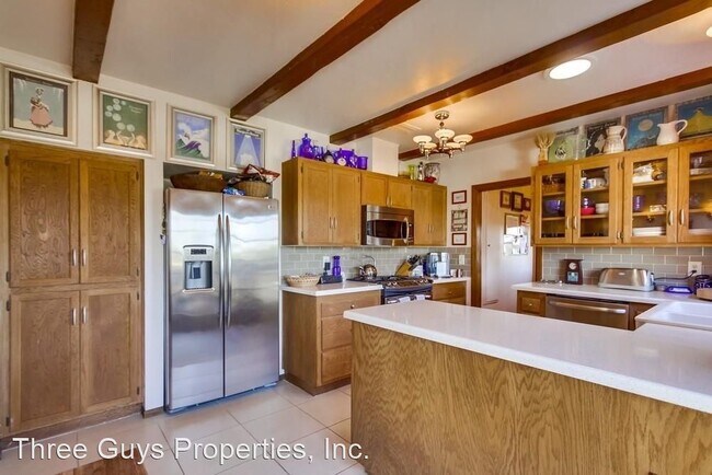 Building Photo - 3 br, 2 bath House - 4496 Berting St.