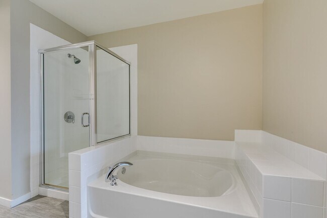 Building Photo - Modern High-Rise Living at Juhl with City Views