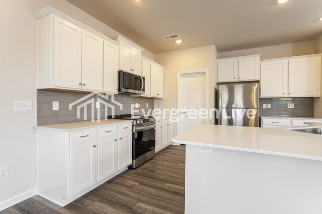 Building Photo - 823 Pear Blossom Ct