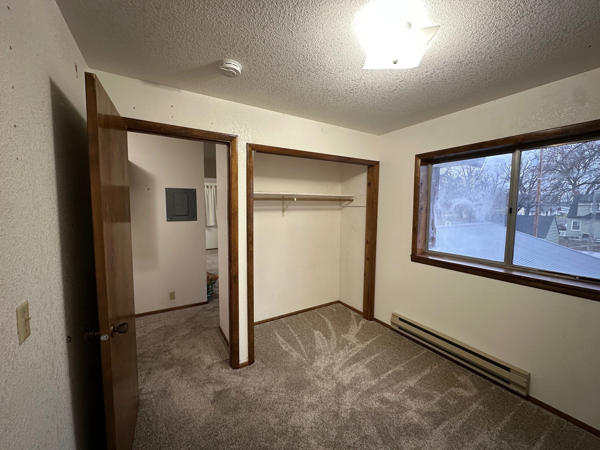 Building Photo - 603 N 6th St