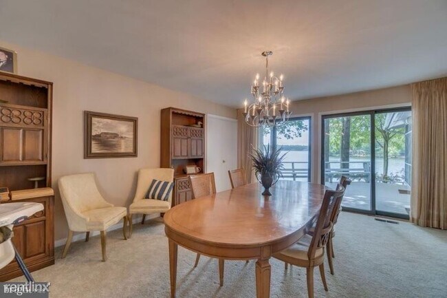 Building Photo - 5 br, 4.5 bath House - 110 Castle Hill Ct