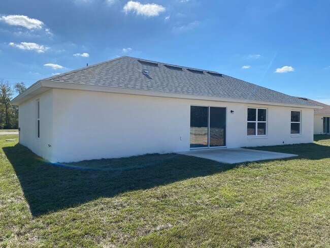 Building Photo - Desirable Marion Oaks Neighborhood 4/2/2 *WON'T LAST*