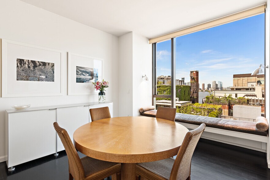 Building Photo - 505 Greenwich St