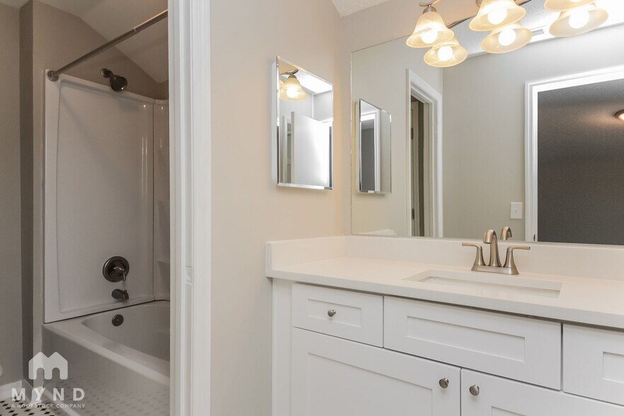 Building Photo - 9783 Lupine Ave