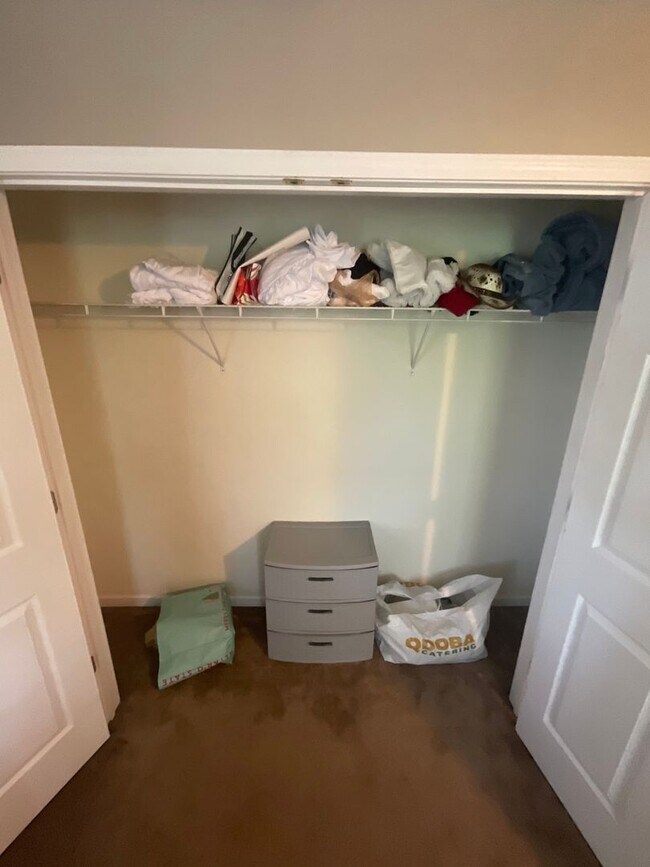 Building Photo - ****AVAILABLE AUGUST 2027**** Large 3 bed, 3 bath House with fenced yard