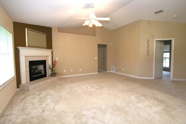 Building Photo - Comfort & Convenience in Cantonment – 4BR ...