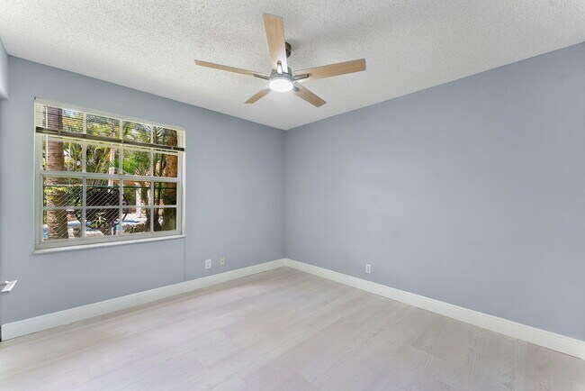 Building Photo - 1248 Lake Breeze Dr