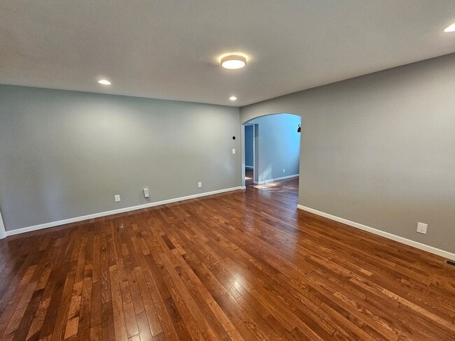 Building Photo - 10202 White Birch Ln