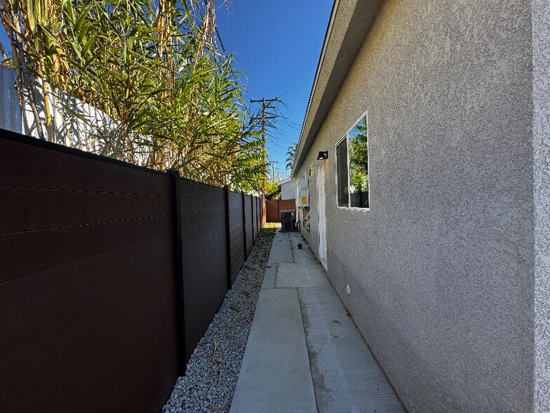 Building Photo - 1976 W 18th St