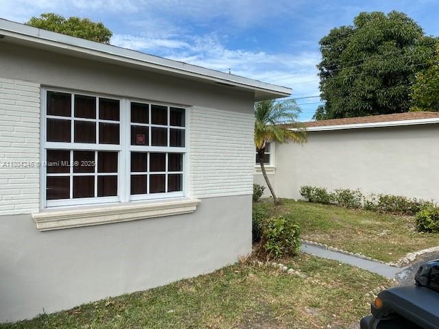 Building Photo - 700 SW 5th Ct