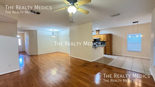 Building Photo - 626 Fern Lake Dr