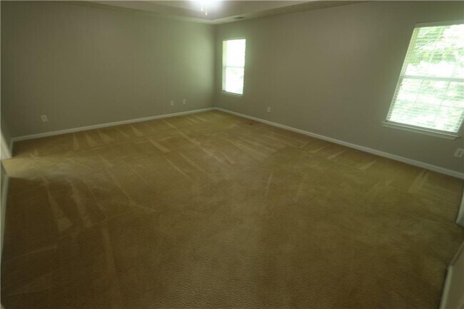 Building Photo - 156 Shadowhill Ln SW