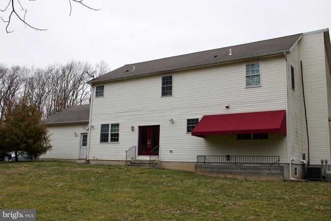 Building Photo - 11601 Warren Ln