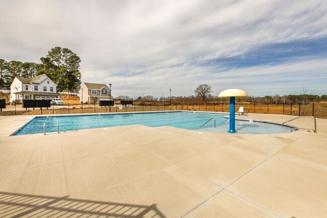 Building Photo - Coming Soon - Beautiful Home in Benson!