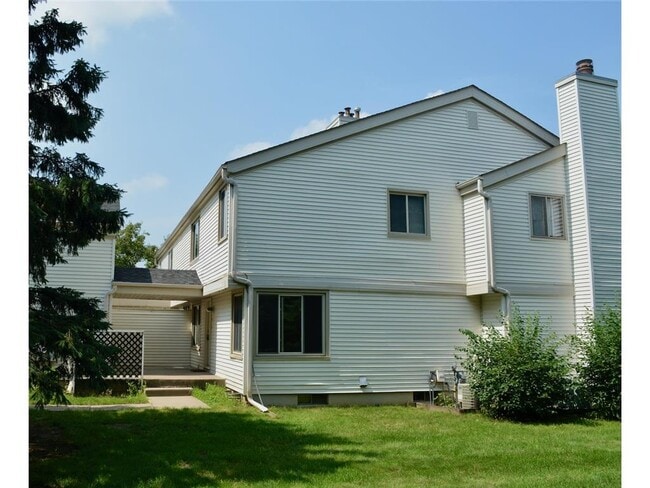 Building Photo - 335 Elan Ct