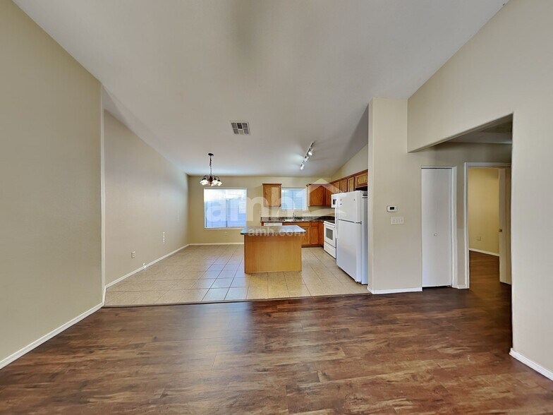 Building Photo - 5965 S Avenida Selva del Ocote