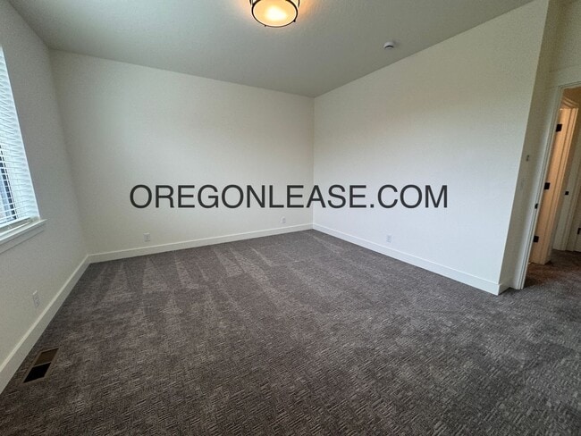 Building Photo - Brand New 3-Bed, 2.5-Bath Townhouse in Coburg