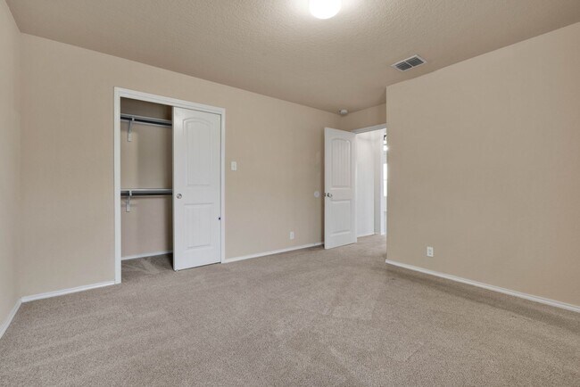Building Photo - Spacious 5-Bedroom Beauty in Redbird Ranch –  with Community Perks!