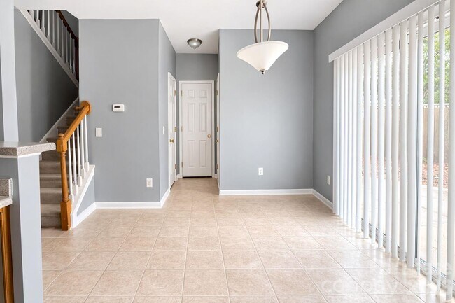 Building Photo - 15409 Tully House Ct