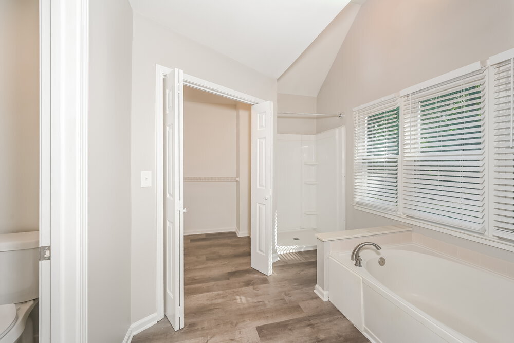 Building Photo - 2570 Broadmoor Ct