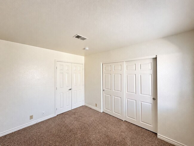 Building Photo - 5300 Indian River Dr