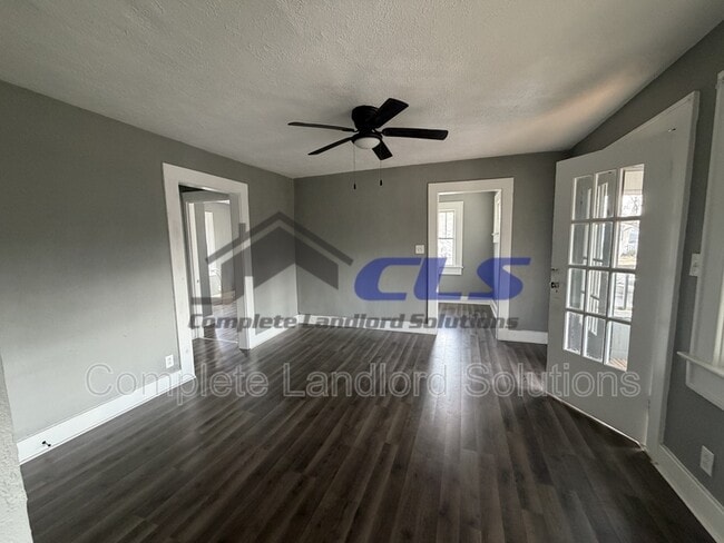 Building Photo - 2266-2262 Warren St