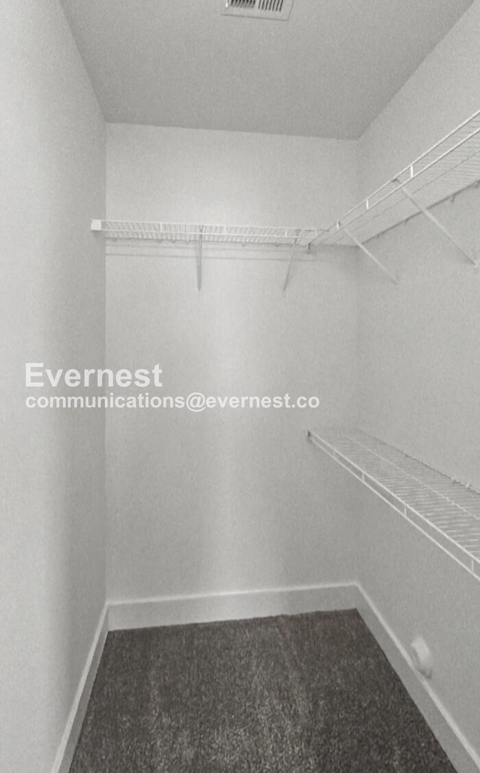 Building Photo - 5860 Cheshire Cove Trail