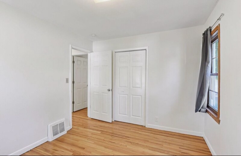 Building Photo - 2945 Rhode Island Ave S