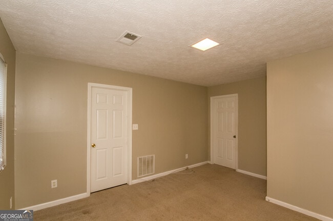 Building Photo - 5217 Scarbrough Ln