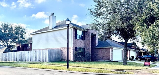 Building Photo - 10630 Acacia Forest tr