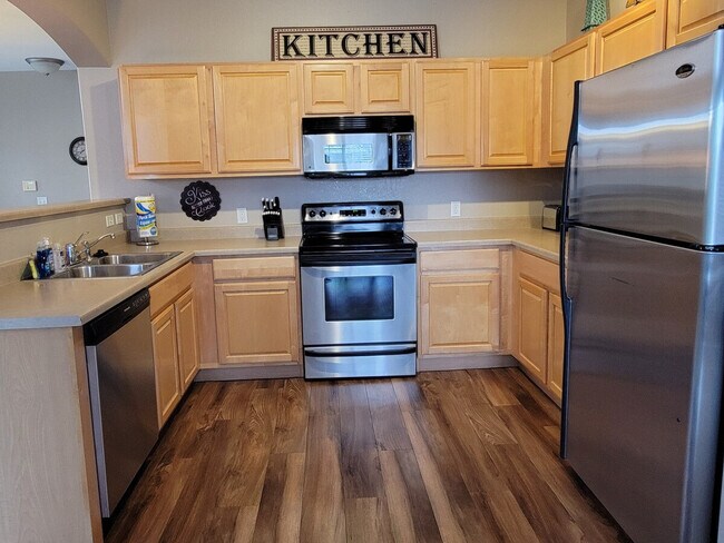 Building Photo - 479 Black Feather Loop