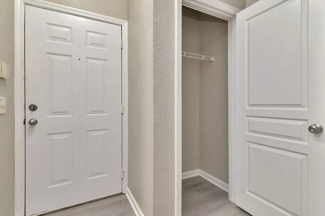 Building Photo - Charming 1BR with Natural Light