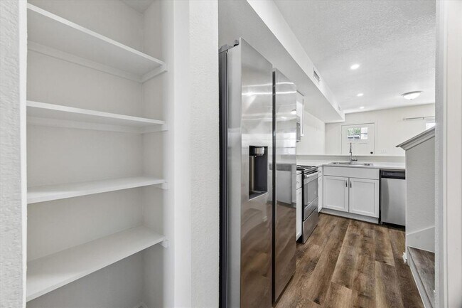 Building Photo - 230 Debus Dr