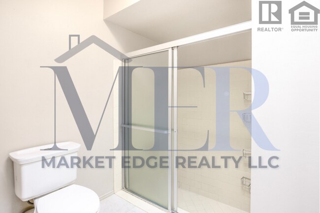 Building Photo - 4Bed/2.5Bath House at 56th/Cactus! $399 MOVE-IN SPECIAL! Move-In Ready on 04/09/2026!