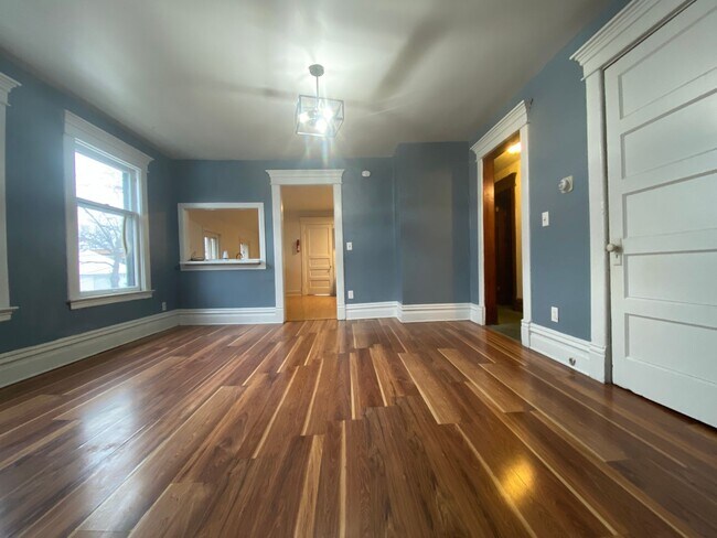 Building Photo - 743 Academy St