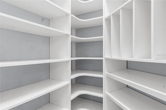 Building Photo - 2320 Symphony Cir