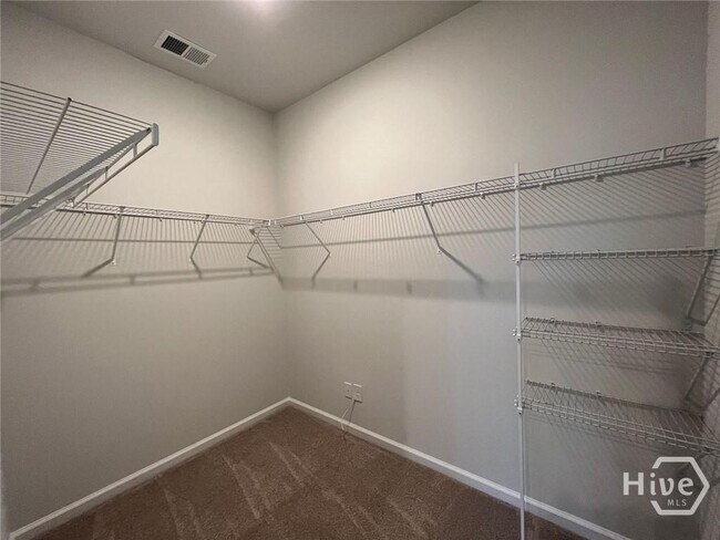 Building Photo - 143 Holloway Hl