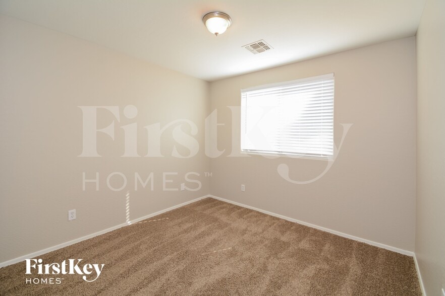 Building Photo - 11614 W Harrison St