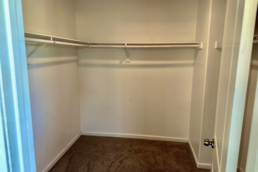 walk-in-closet - 16628 Atlas Ln
