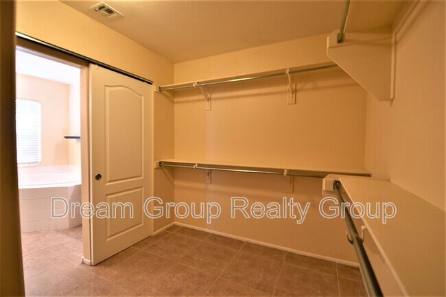 Building Photo - 10584 W Moultrie Ave