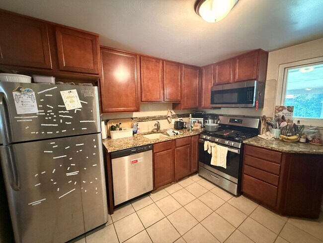 Building Photo - Spacious South Denver Home Near DU, Wash Park & Light Rail!!!