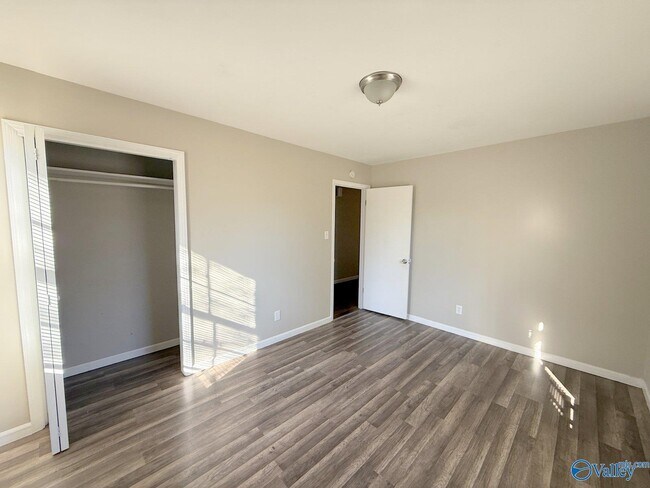 Building Photo - 1729 Laverne Dr NW