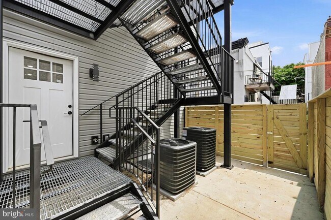Building Photo - 1514 S 22nd St