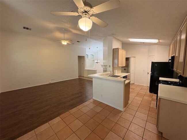 Building Photo - 8002 Marble Ridge Dr