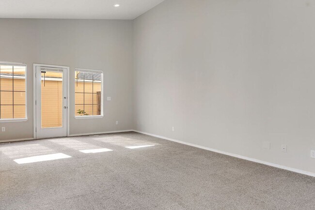Building Photo - BSU 2 bedroom home