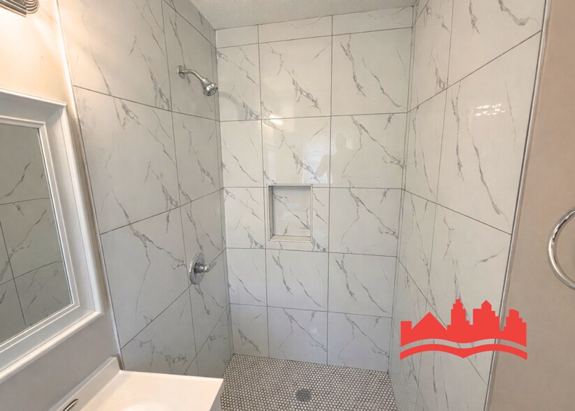 Building Photo - 142 Jeanne Dr