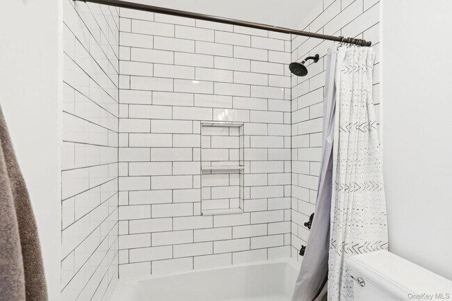 Building Photo - 6 Pheasant Walk