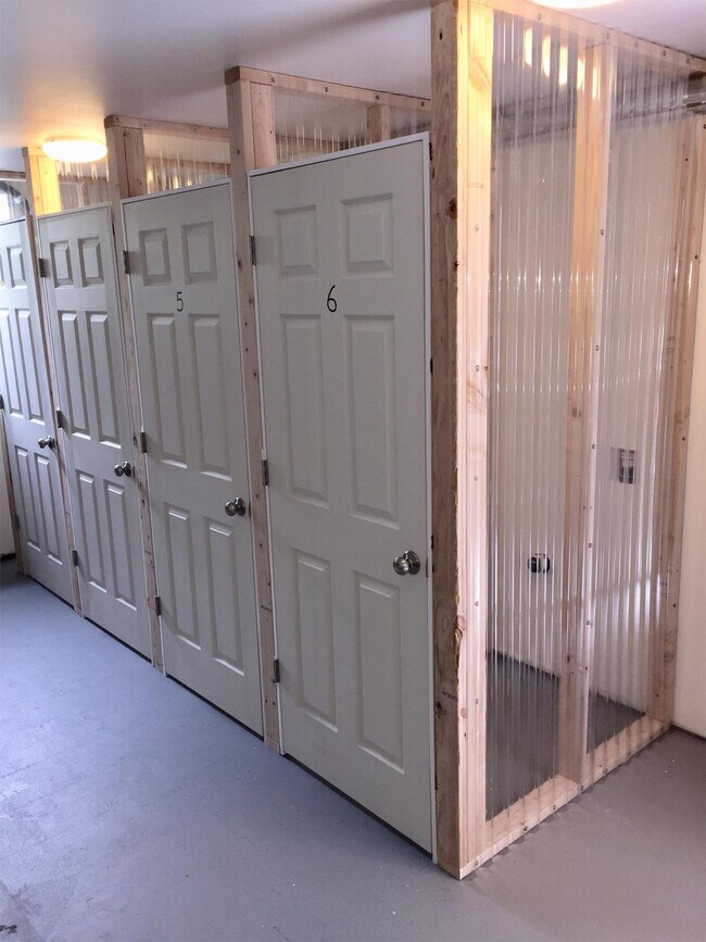 Building Photo - Second Floor 2bed/1bath Apartment in Green...