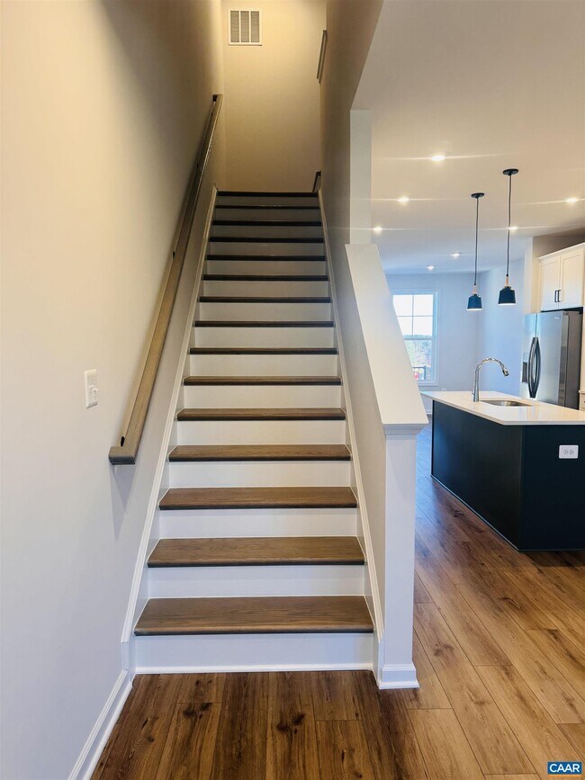 Building Photo - 2225 Woodburn Rd