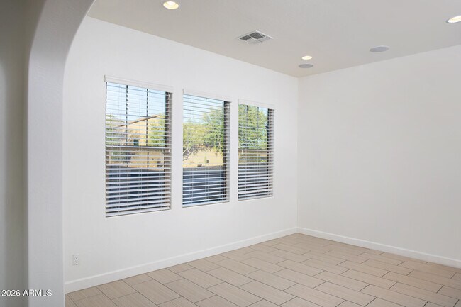 Building Photo - 10924 N 136th Pl